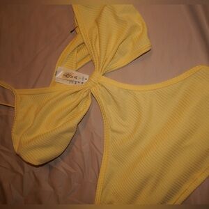 YELLOW JOVA TRENDY CROP NEW SIZE:S